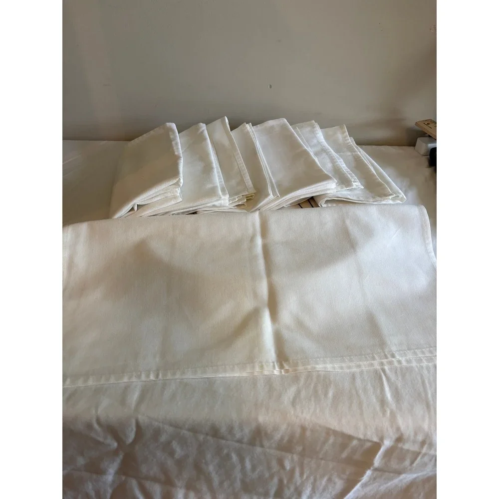 Set of 10 White Cloth Dinner Napkins Square Cotton Blend Reusable Table Linens